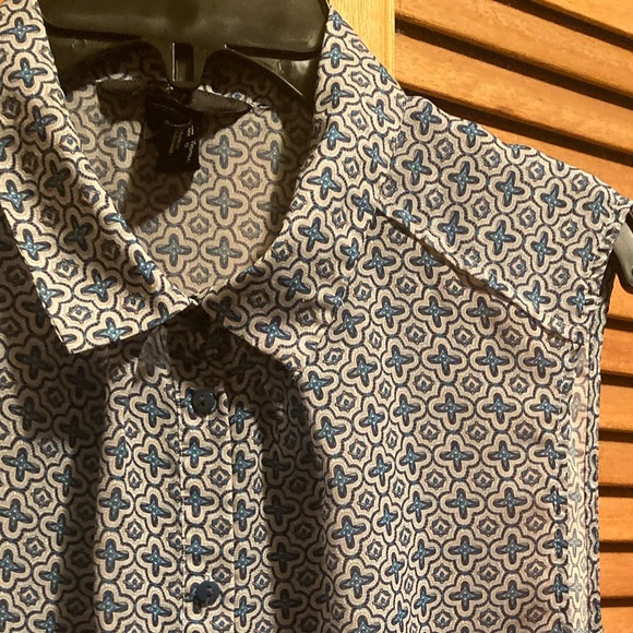 H&M Blue, Gold & Black Graphic Design Chiffon Sleeveless High Low Top - Picture 8 of 12